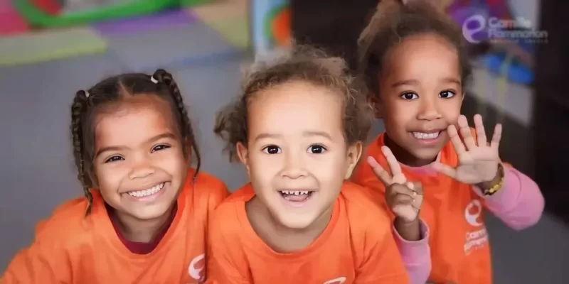 Crianças do Instituto Educacional Camille Flammarion